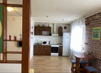 Сдается в аренду квартира студия, 41 м2, Челябинск, улица Братьев Кашириных, 152
