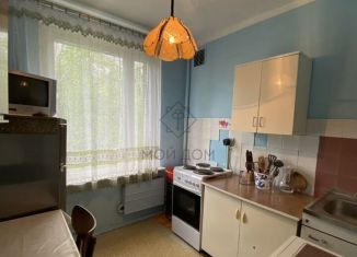 Сдается в аренду 3-ком. квартира, 57 м2, Москва, Новоясеневский проспект, 21к3, ЮЗАО