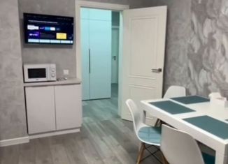 Аренда двухкомнатной квартиры, 79.5 м2, Краснодар, улица имени Жлобы, 141