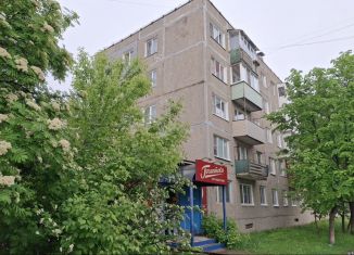 Четырехкомнатная квартира на продажу, 57 м2, Нижегородская область, Административная улица, 8