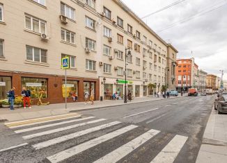 Продается 1-ком. квартира, 36 м2, Москва, улица Петровка, 24с2, улица Петровка