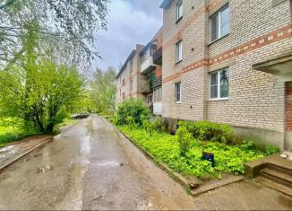 Продажа двухкомнатной квартиры, 48.8 м2, Псковская область, проспект Ленина, 104