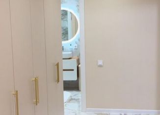 Сдаю в аренду двухкомнатную квартиру, 80 м2, Краснодар, улица имени Дзержинского, 95