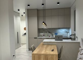 Продается 4-ком. квартира, 80 м2, Екатеринбург, улица Амундсена, 7, метро Геологическая