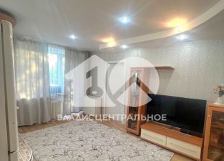 Продам 2-ком. квартиру, 42.4 м2, Новосибирск, улица Серафимовича, 1/2