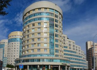 Сдаю 3-ком. квартиру, 150 м2, Екатеринбург, улица Николая Никонова, 6
