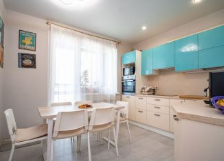 Продаю 3-ком. квартиру, 74 м2, Новосибирск, улица Мясниковой, 6/2, ЖК Стрижи на Родниках