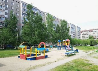 Сдам 2-ком. квартиру, 49 м2, Екатеринбург, улица Академика Постовского, 16А