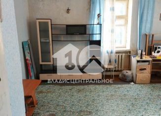 Продается 1-ком. квартира, 32 м2, Новосибирск, улица Чекалина, 27, метро Заельцовская