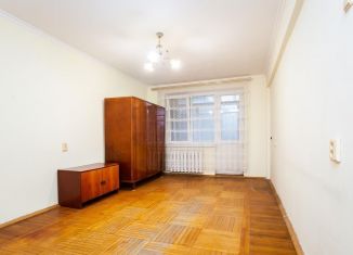 Трехкомнатная квартира на продажу, 60 м2, Краснодарский край, улица Атарбекова, 44