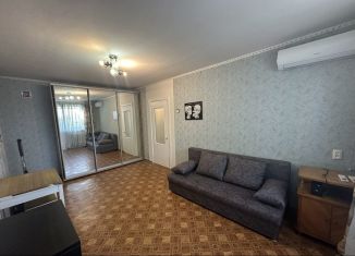 Трехкомнатная квартира в аренду, 54 м2, Севастополь, улица Горпищенко, 31