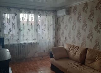 Аренда однокомнатной квартиры, 35 м2, Альметьевск, улица Гафиатуллина, 3А