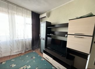 Сдается в аренду двухкомнатная квартира, 43 м2, Крымск, Слободская улица, 104Б