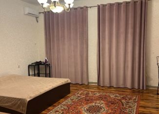 Сдам 1-комнатную квартиру, 50 м2, Дагестан, улица Буйнакского, 48