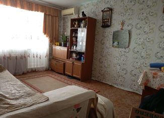 Продается двухкомнатная квартира, 48 м2, Волгодонск, улица Черникова, 23