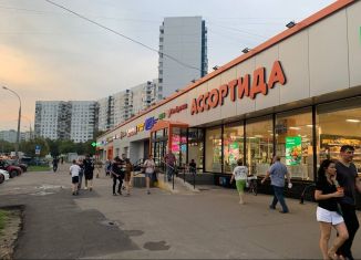 Сдача в аренду торговой площади, 3 м2, Москва, улица Маршала Катукова, 11к1, район Строгино