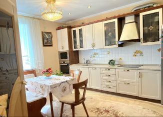 Продажа 2-комнатной квартиры, 57 м2, Новосибирск, улица Грибоедова, 34, метро Золотая Нива