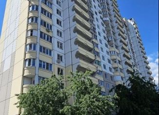 Продается трехкомнатная квартира, 820 м2, рабочий посёлок Октябрьский, улица Ленина, 25