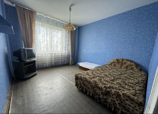 Сдается в аренду 2-комнатная квартира, 54 м2, Крымск, Вишнёвая улица, 3