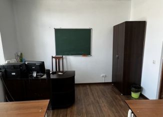 Сдам офис, 18 м2, Махачкала, улица Ирчи Казака, 49А, Ленинский район