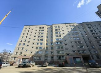 Продаю двухкомнатную квартиру, 52 м2, Кировская область, Комсомольская улица, 15