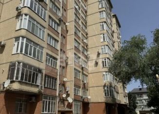 Продаю торговую площадь, 100 м2, Махачкала, улица Абдуллы Гаджиева, 26А, Советский район