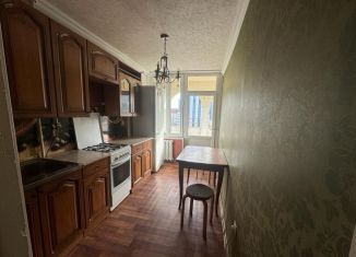 Продаю 1-комнатную квартиру, 40 м2, Грозный, проспект Ахмат-Хаджи Абдулхамидовича Кадырова, 74