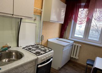 Сдается двухкомнатная квартира, 41.8 м2, Свердловская область, улица Зари, 36