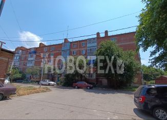 Продажа 2-ком. квартиры, 55 м2, Апшеронск, улица Комарова, 103