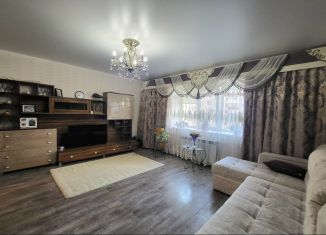 Продается 2-комнатная квартира, 60 м2, Саратов, улица имени Ф.А. Блинова, 33