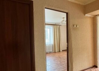 Продаю 2-комнатную квартиру, 38 м2, Черкесск, улица Калантаевского, 37
