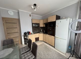 Продам 2-ком. квартиру, 56 м2, Курск, проспект Анатолия Дериглазова, 89