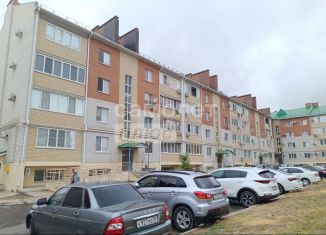 Продам 2-ком. квартиру, 58 м2, Элиста, Ипподромная улица, 100