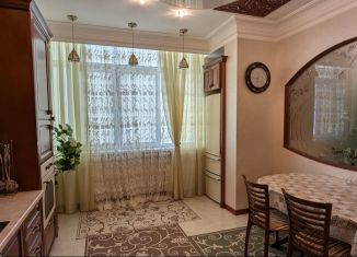 Продаю 3-комнатную квартиру, 100 м2, Ставрополь, улица Ломоносова, 55