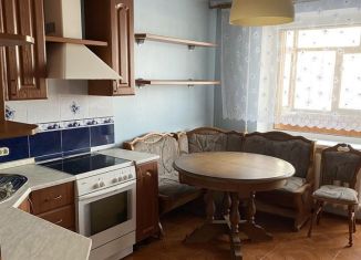 Сдам трехкомнатную квартиру, 96 м2, Тюмень, улица Валерии Гнаровской, 4