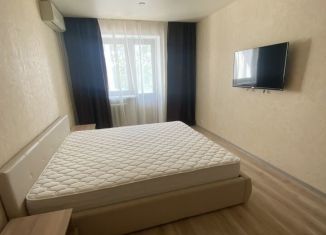 Сдам 3-ком. квартиру, 100 м2, Геленджик, Колхозная улица, 85