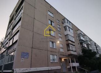 Продается 1-ком. квартира, 36 м2, Копейск, улица Черняховского, 25