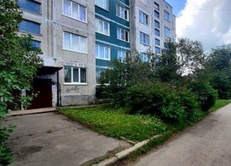 Продаю 3-комнатную квартиру, 72 м2, Волосово, Гатчинская улица, 1