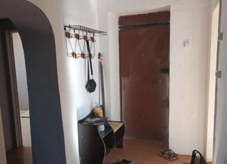 Сдаю 2-ком. квартиру, 52 м2, Серов, улица Электровозников, 3