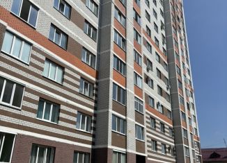 Продаю 2-комнатную квартиру, 60 м2, Брянск, улица Энгельса, 3