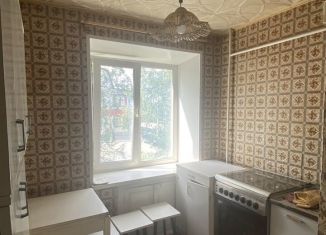 Сдается двухкомнатная квартира, 45 м2, Серов, улица Луначарского, 84