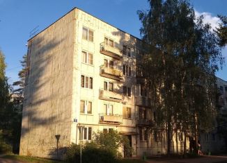 Продам 2-комнатную квартиру, 46.5 м2, посёлок городского типа Озёрный, улица Строителей