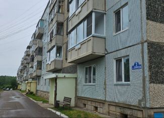 Продается 4-ком. квартира, 80.9 м2, поселок городского типа Кедровый, Гвардейская улица, 3