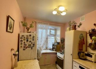 Продам 3-ком. квартиру, 64 м2, Свердловская область, Шефская улица, 93к1