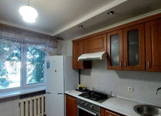 Трехкомнатная квартира на продажу, 60 м2, Курская область, улица Радищева, 82