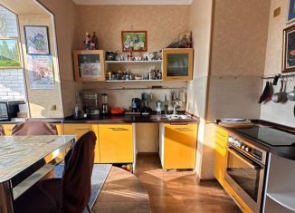 Продажа 2-ком. квартиры, 52 м2, Саха (Якутия), улица Карла Маркса, 2