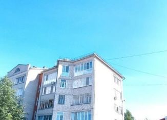 Трехкомнатная квартира на продажу, 99 м2, посёлок городского типа Медведево, улица Медведево, 13