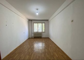 Продам 2-ком. квартиру, 55 м2, Махачкала, улица Абдуразака Шахбанова, 10Б