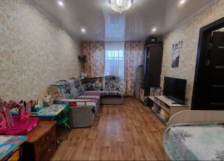 Продается 2-комнатная квартира, 44 м2, Тобольск, 6-й микрорайон, 11Б