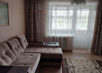 Сдается трехкомнатная квартира, 60 м2, Вятские Поляны, Советская улица, 51